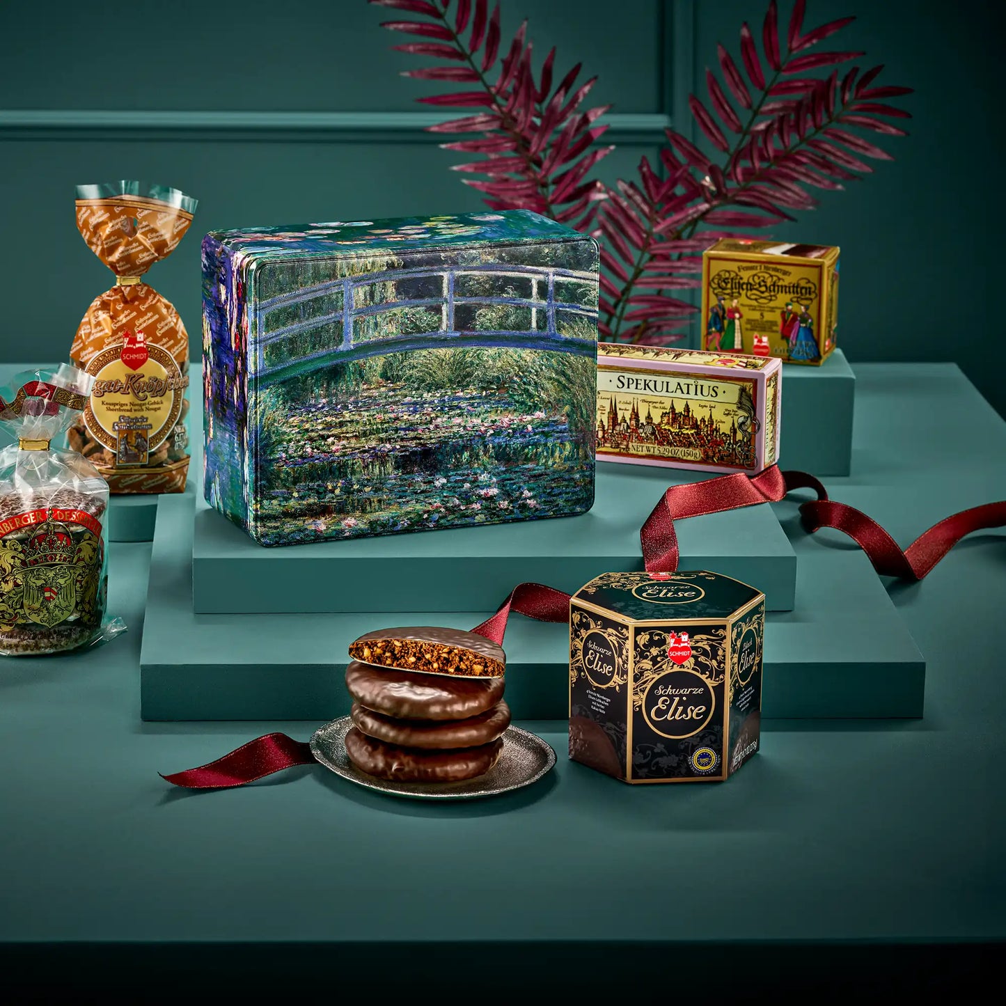 Monet Art Chest